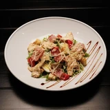 Салат Цезар з куркою та беконом
