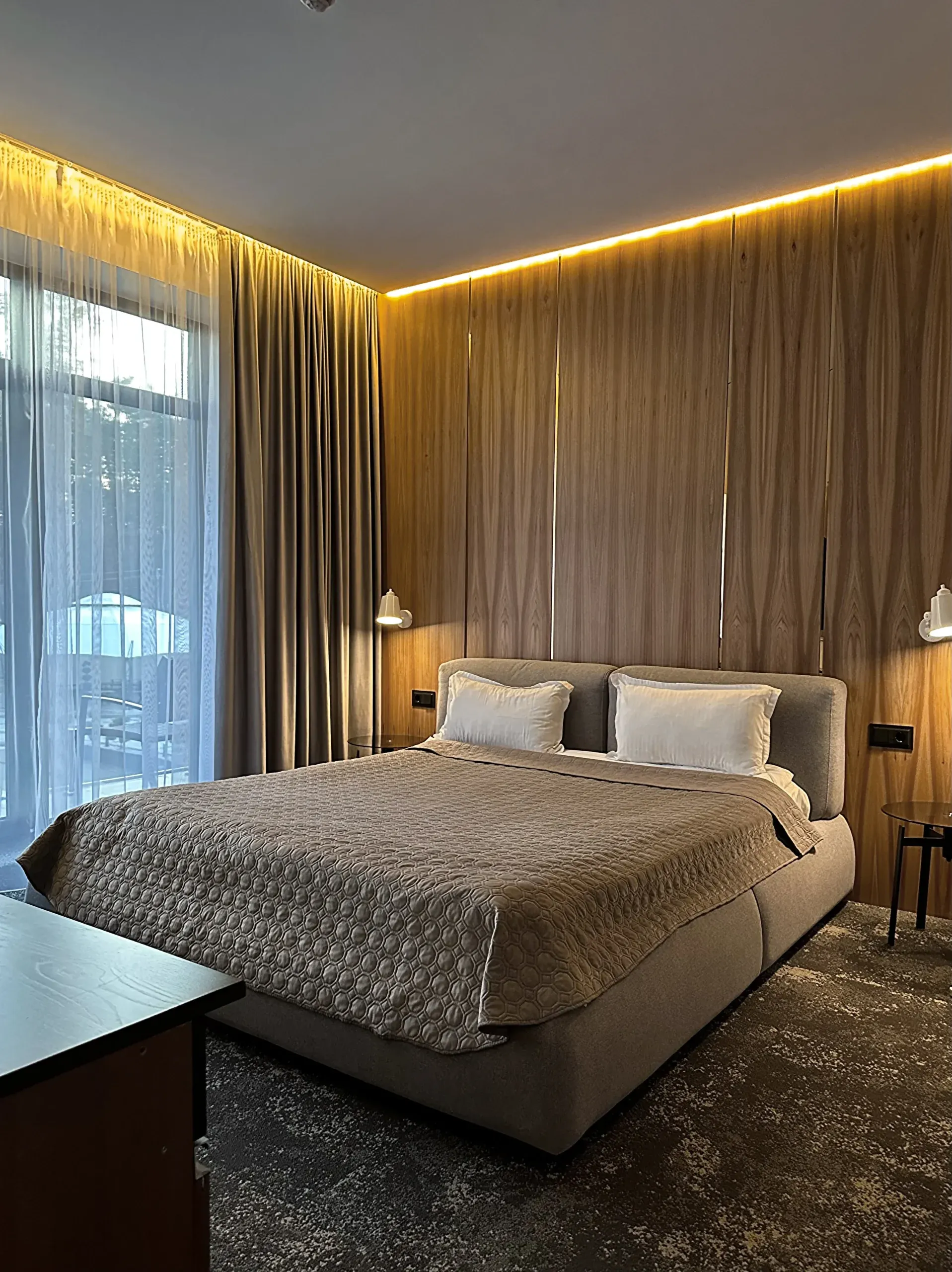 Room 9 "Suite"